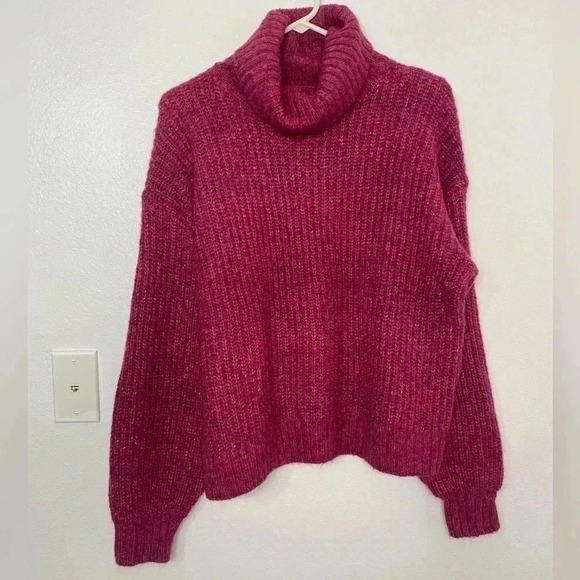 Old Navy Pink Chunky Sweater - Picture 2 of 6